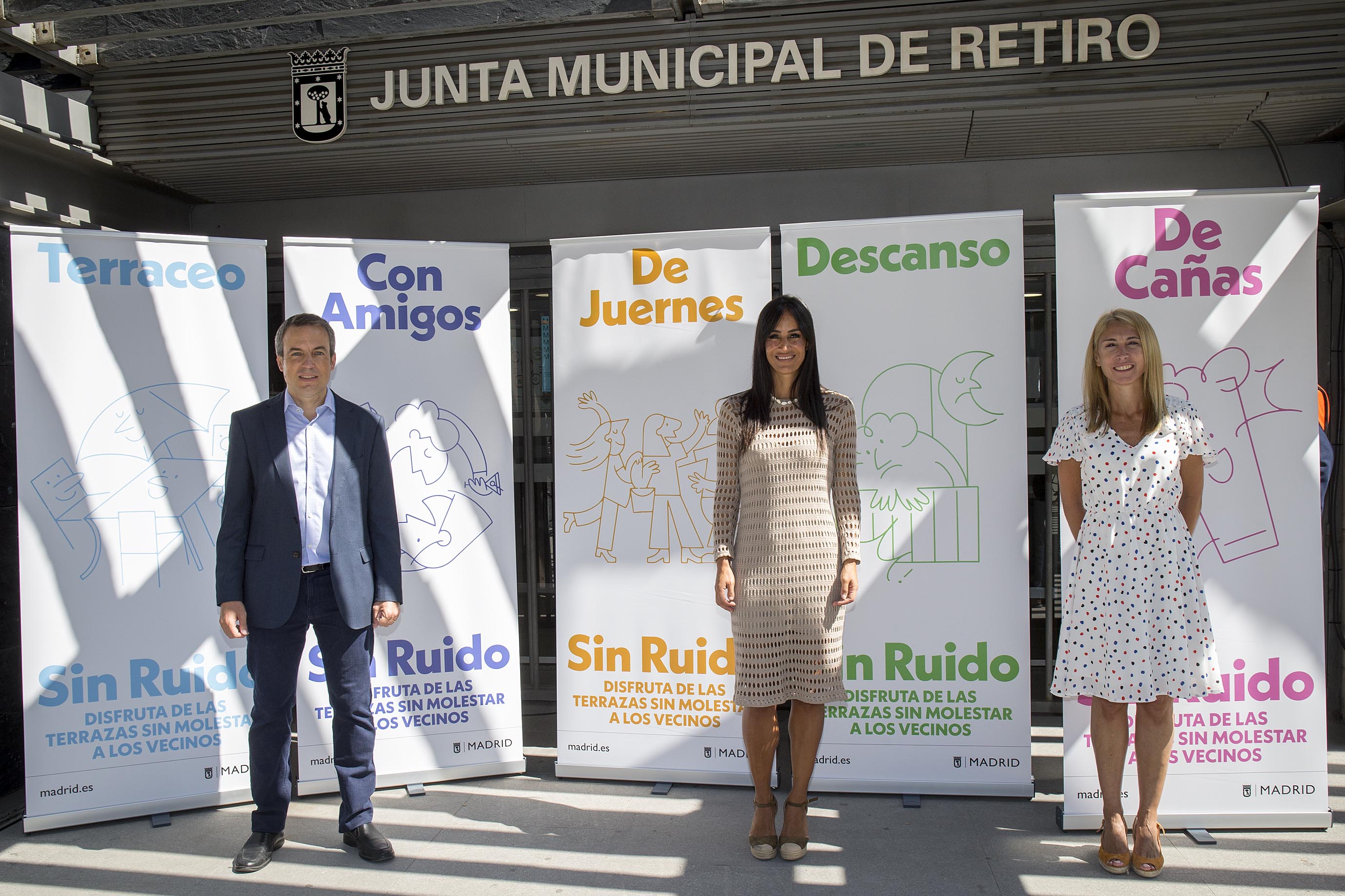 Begoña Villacís, junto a Silvia Saavedra y Santiago Saura, presenta una campaña de concienciación en la Junta Municipal de Retiro